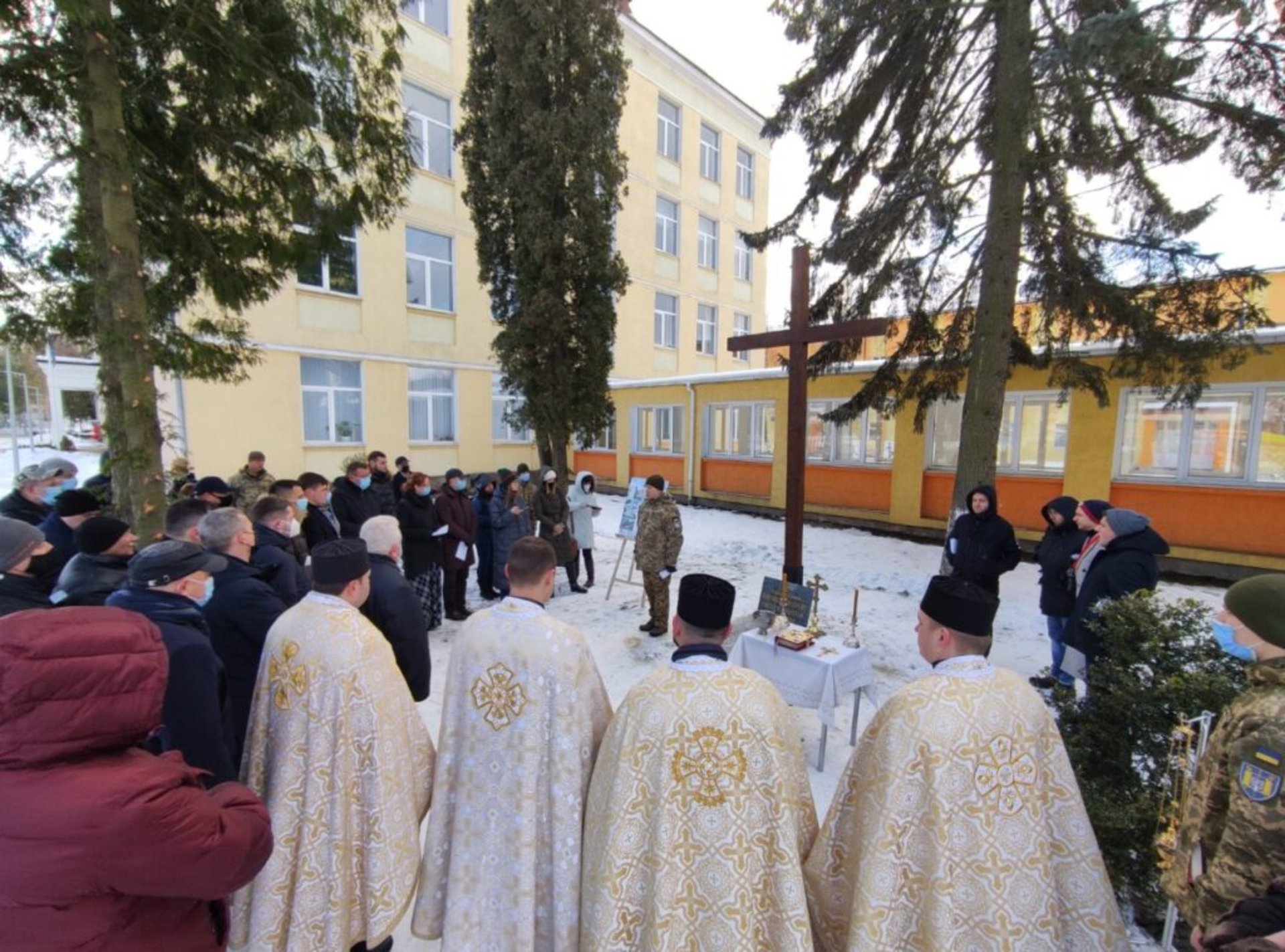 У Ліцеї імені Герої Крут відкрили музей та освятили місце майбутнього храму