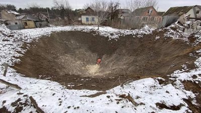 У Калинівці на Київщині росіяни вщент зруйнували будинок, є загибла
