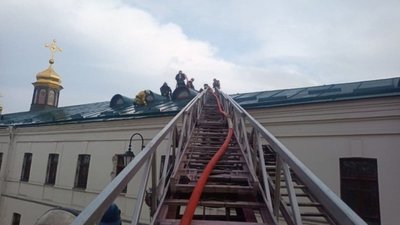 У Києво-Печерській лаврі горіла будівля (ВІДЕО, ФОТО)