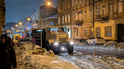 Чому у Львові не курсує громадський транспорт