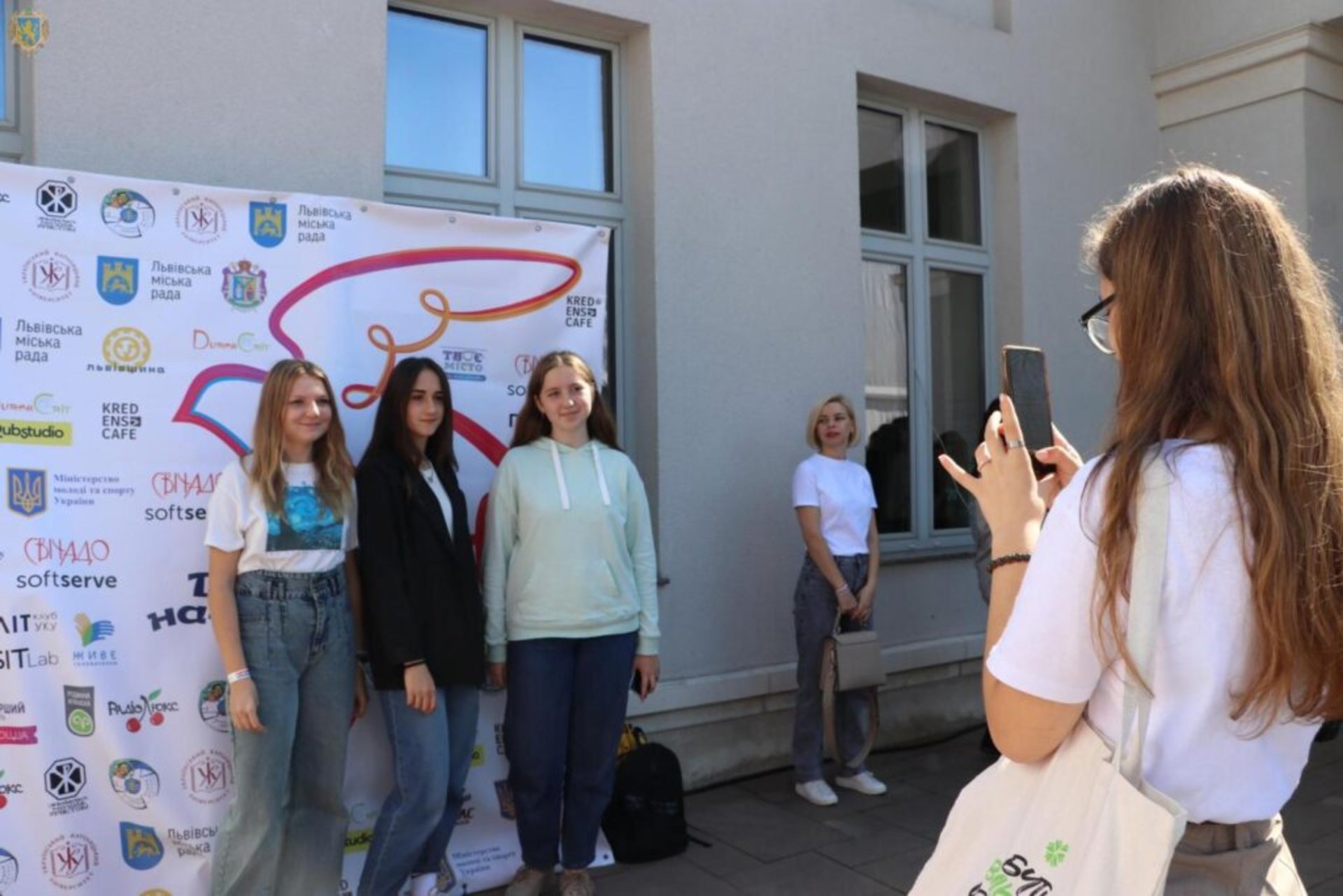 у Львові відбувається молодіжний фестиваль «Вітер-на-Дії»