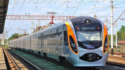 На швидкісний поїзд Київ—Славське продано вже понад пів тисячі місць