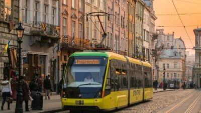 Пересуватись Львовом у новорічну ніч буде простіше: курсуватимуть трамваї