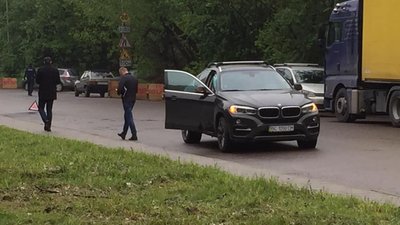Поліцейські встановлюють обставини вибуху автомобіля у Львові