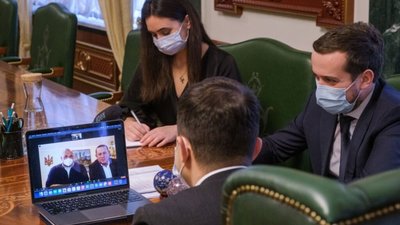 Зеленський використовує адмінресурс у виборах на Івано-Франківщині