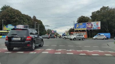 У Львові через обрив контактної мережі зупинився рух тролейбусів (ВІДЕО, ФОТО)
