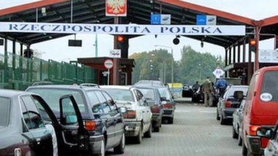 Водіям радять оминати до 15 грудня пункт пропуску «Рава-Руська»