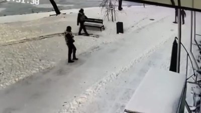 У Львові в озері хотів втопитись чоловік (ВІДЕО)