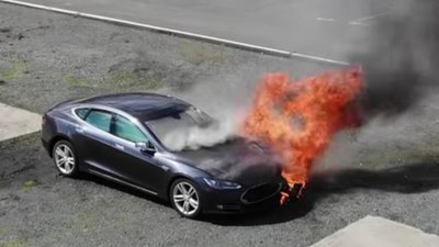 У Львівській області вибухнула Tesla