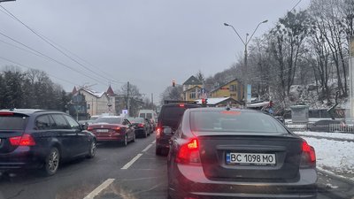 У Львові виник колапс на кількох вулицях (ВІДЕО)