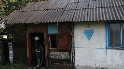 На Яворівщині вогонь охопив житловий будинок