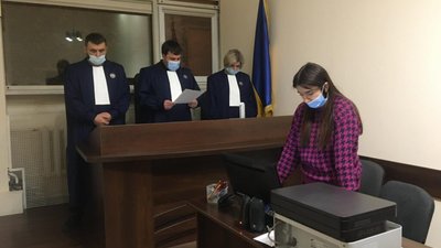 Підозрювану інспекторку Галицької митниці відпустили під особисте зобов’язання
