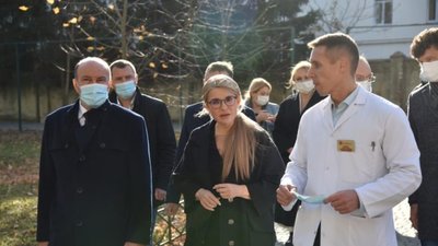У мережі потролили Тимошенко через вакцинацію (ВІДЕО)