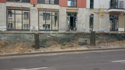 У Львові на Антоновича зрізали два дерева (ФОТО)