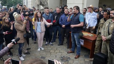 Як у Львові продовжують пікетувати Садового (ФОТО, ВІДЕО)