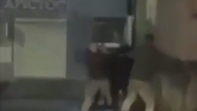 На Закарпатті на вулиці побився цивільний та військовий (ВІДЕО)