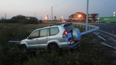 У Львові чоловік викрав та розтрощив автівку