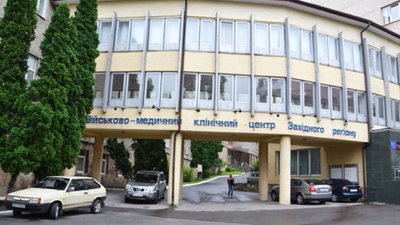 До Львова летить борт з пораненими військовими