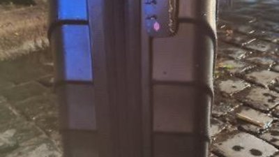 У Львові на вулиці знайшли валізу (ФОТО)