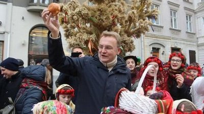 Садовий думає, що гарний настрій на Різдво вбереже від коронавірусу (ВІДЕО)