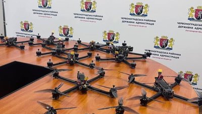 Колектив Червоноградської РВА придбав 10 дронів для ЗСУ