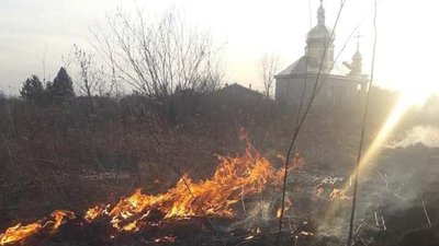 Сезон рукотворних пожеж стартував в Україні (ФОТО, ВІДЕО)