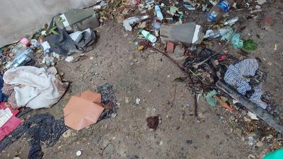 У Львові комунальників Садового просять нарешті поприбирати сміття (ФОТО)