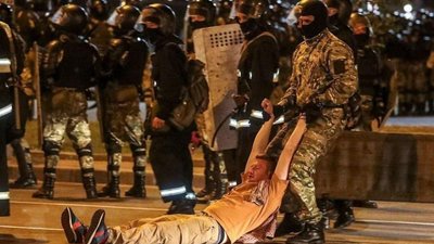 У Білорусі на протестах загинув юнак - переїхало авто
