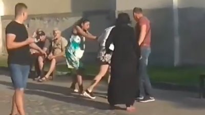 У центрі Львова цигани на очах у перехожих відлупцювали дівчину (ВІДЕО)