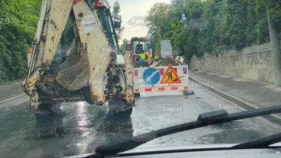 У Львові працівники водоканалу розрили новий асфальт
