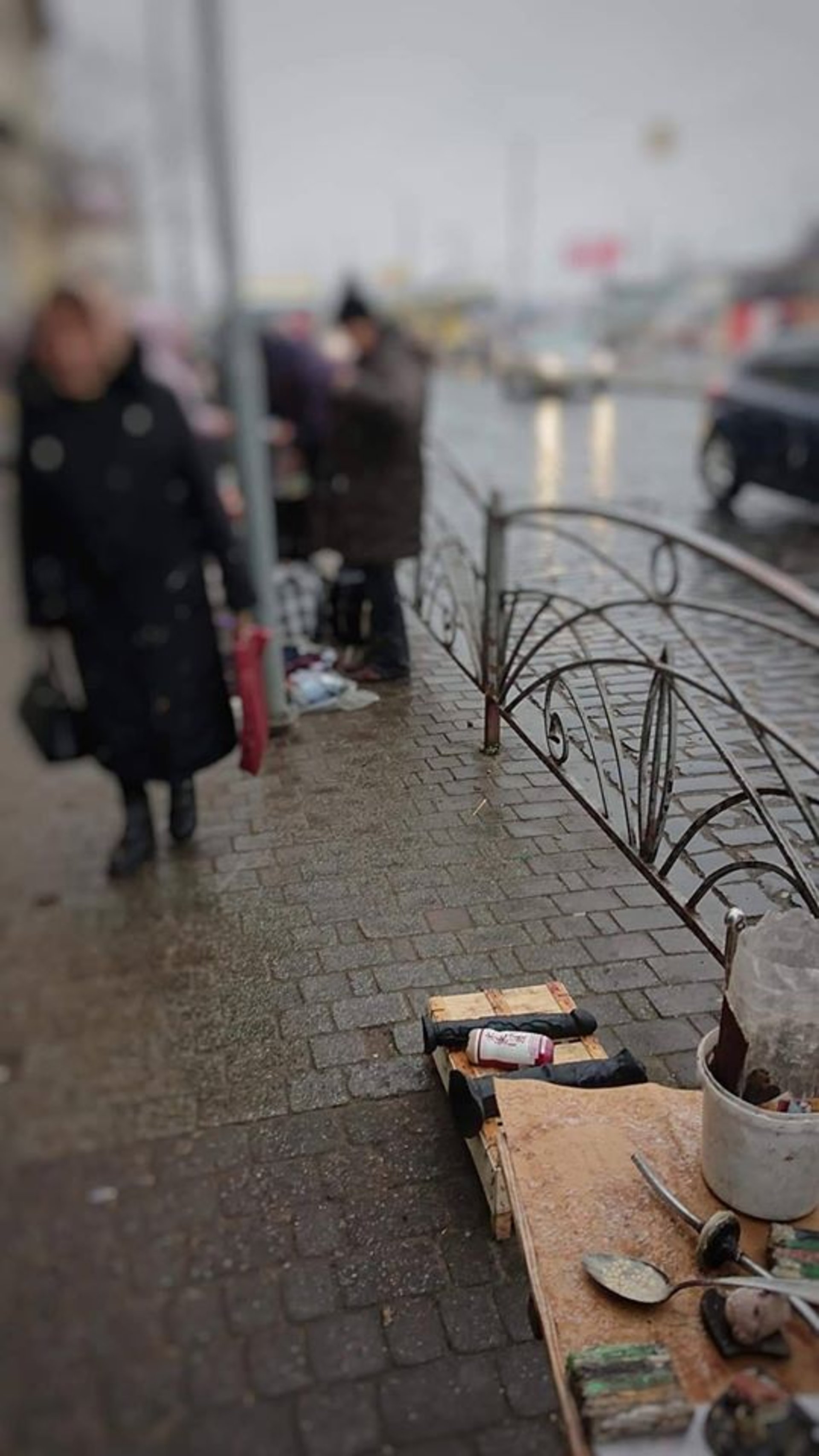 Як у Львові на Привокзальному продають фалоімітатори. Фото - Х**вий Львів