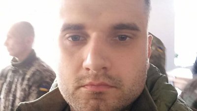 Мешканці Яворова на колінах зустріли захисника України Івана Пижа (ВІДЕО)