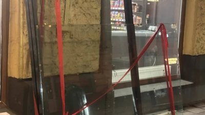 У центрі Львова встановили скляний павільйон (ФОТО)