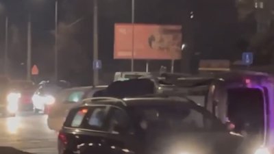 У Львові перекинувся автомобіль (ФОТО, ВІДЕО)