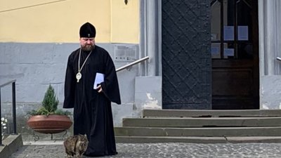 Як на Львівщині люди у неділю відвідують храми (ВІДЕО)