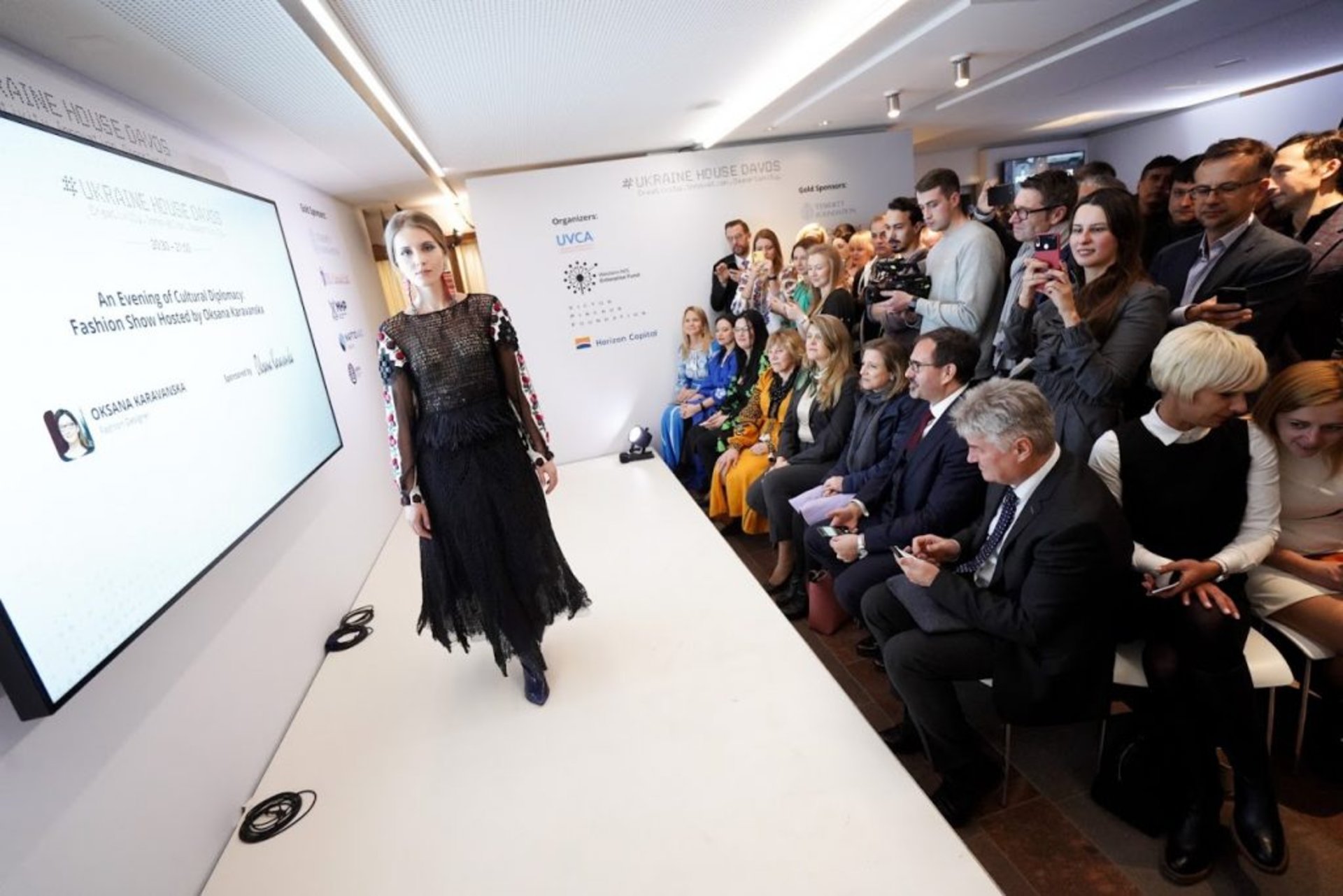Український Haute Couture від Оксани Караванської вразив Давос