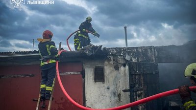 На Львівщині горіли автомобілі