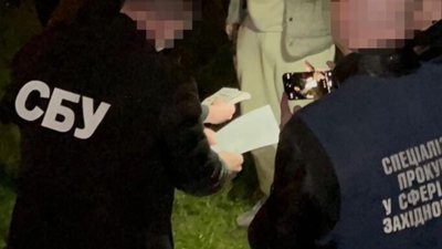 На Львівщині посадовець організував переправлення призовників через кордон