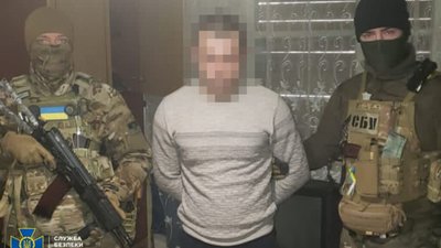 СБУ затримала російського агента, який «полював» на склади з боєприпасами Сил оборони під Авдіївкою