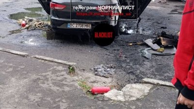 У Львові згорів автомобіль (ВІДЕО)