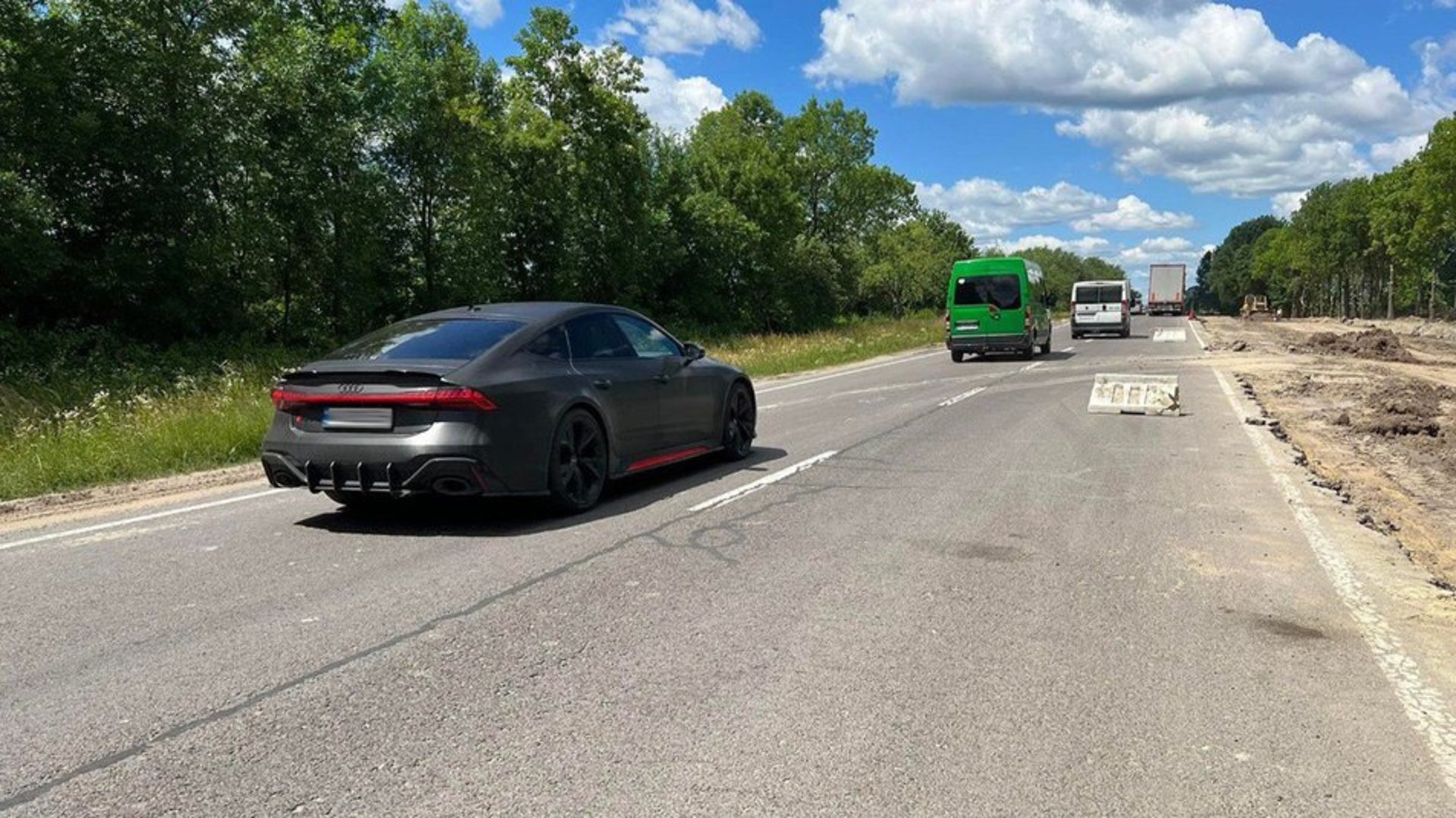 Черги з авто. Суспільне Львів