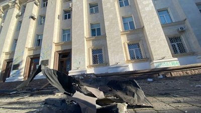 У Херсонській ОВА пошкодили два поверхи (ФОТО)