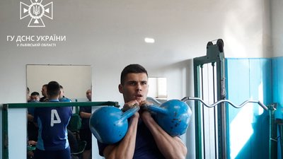У Львові визначено переможців змагань з гирьового спорту