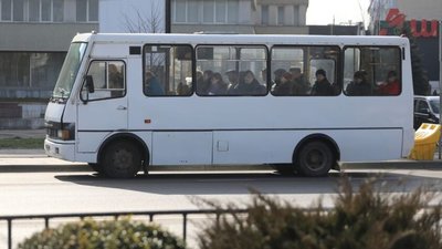 У Львові небайдужі оприлюднили відео, як водії автобуса одного маршруту щодня порушують ПДР (ВІДЕО)