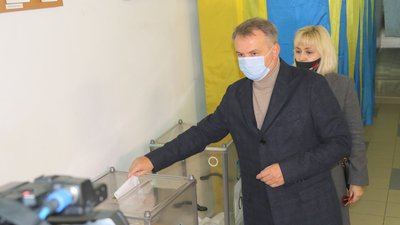 Синютка проголосував разом із родиною (ФОТО)