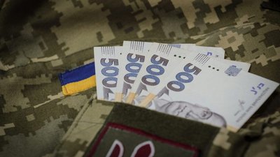 Виплати для родин полонених та зниклих безвісти військових: експерти пояснили, як їх отримати