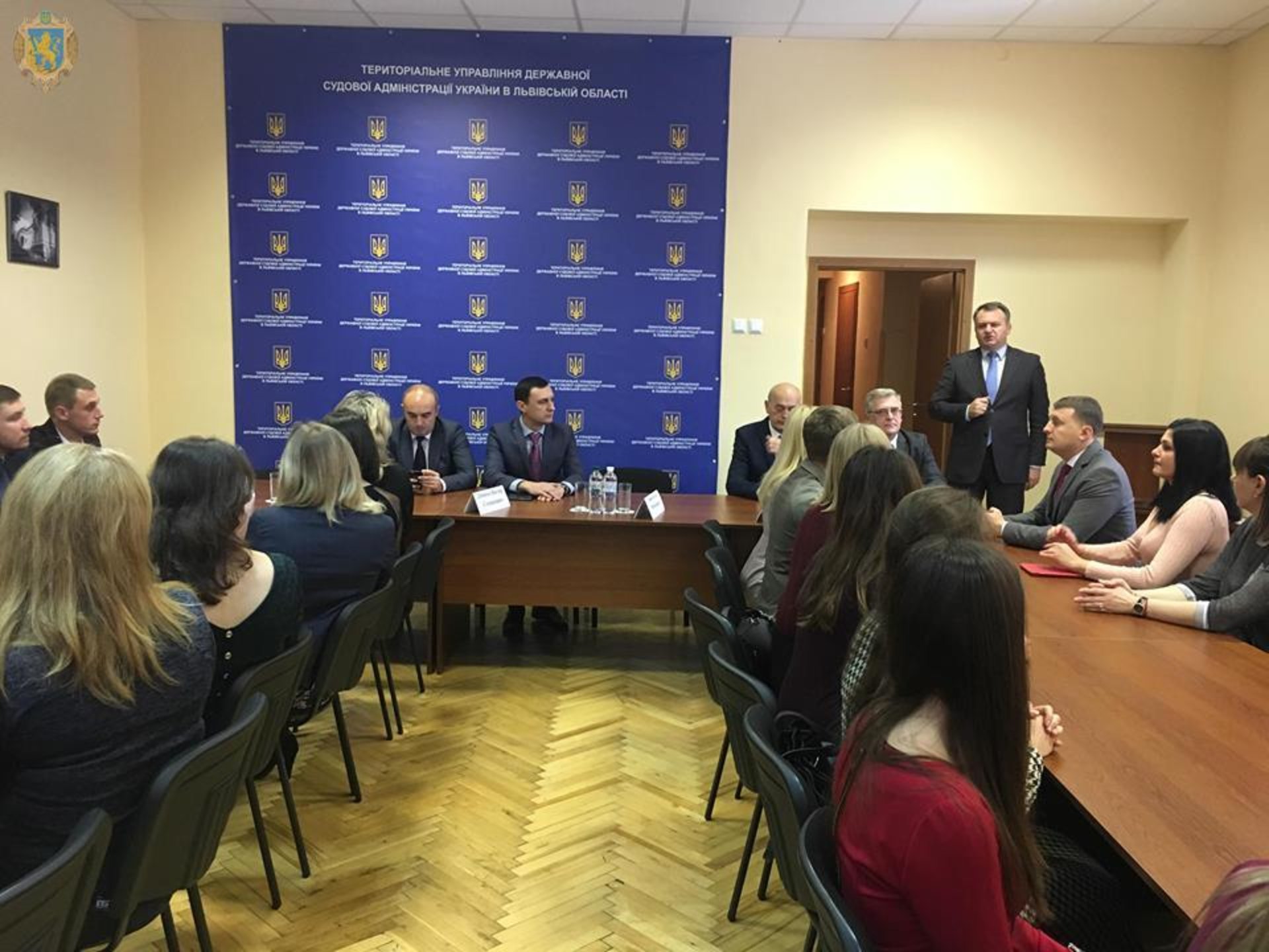 Синютка привітав працівників суду із професійним святом