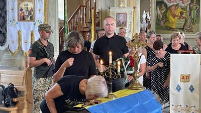 Меденичі попрощались із захисником України