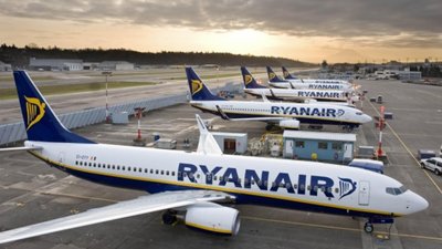 Ryanair припиняє польоти на два місяці