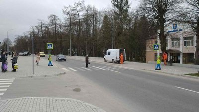 На Львівщині встановлюють манекени пішоходів (ФОТО)